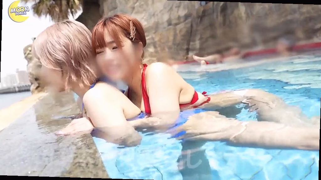 ビキニ姿のギャルたちが仕掛ける 4