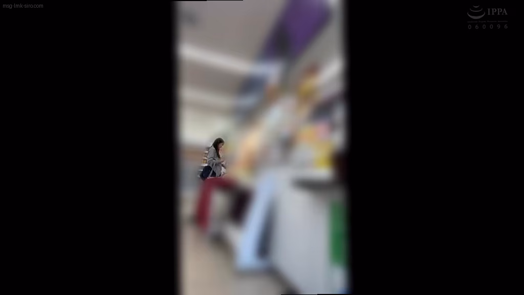 シーン1:コンビニでの密着追跡 0