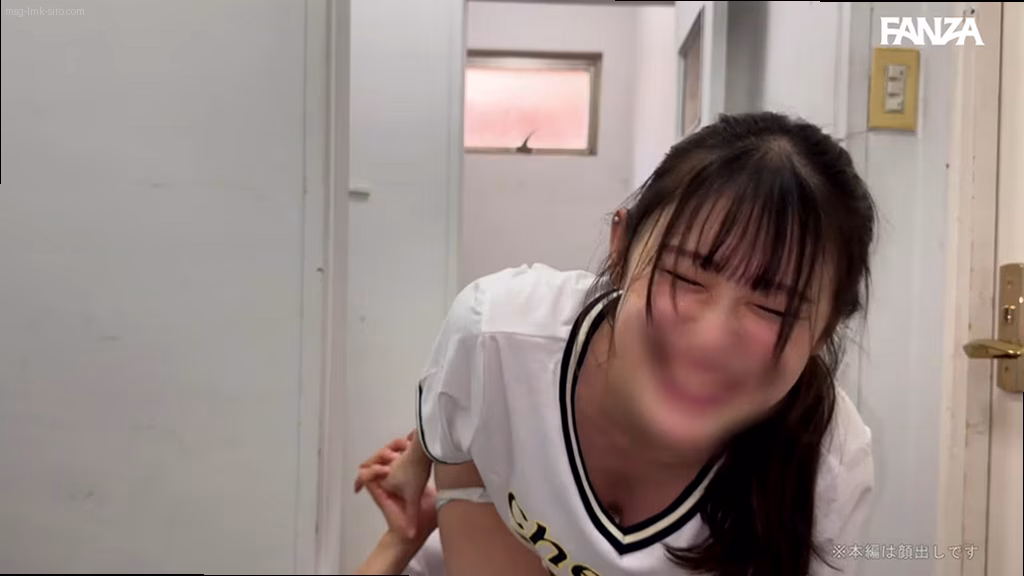 シーン4:制服の下の躍動 7
