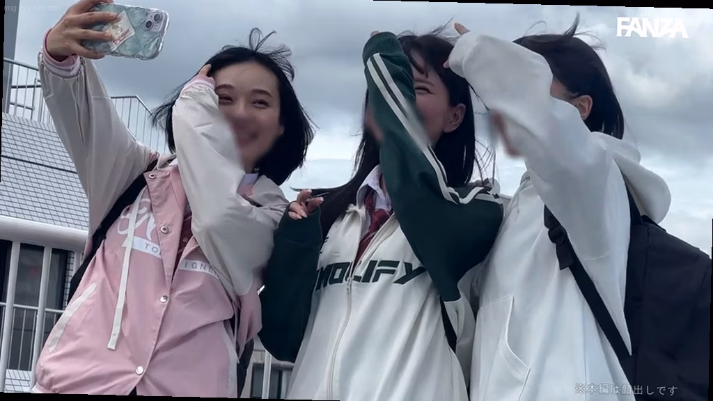 シーン2：乱交開始！制服美少女たちの本能が覚醒 1